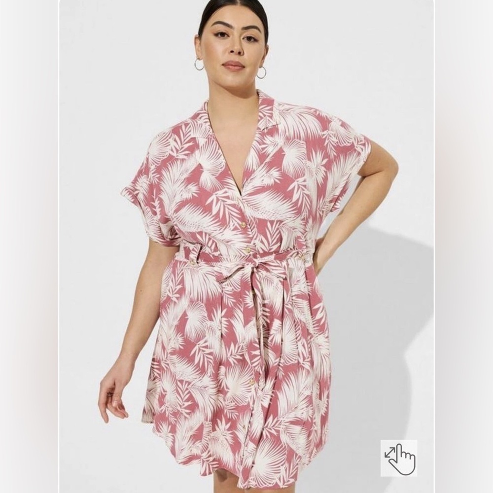 TORRID 1 Button Front dress Size 14-16 Summer Resort Tropical